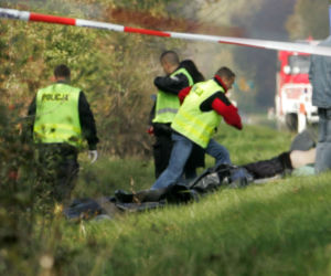 Wypadek pod Nowym Miastem: Policja bada dwie wersje zdarzeń