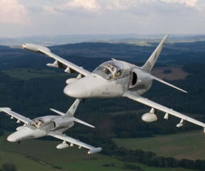 Czeskie samoloty L-159 nie dla Ukrainy. Polityczna burza w Pradze - premier kontra generał