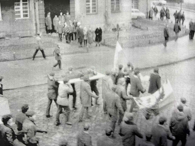 Grudzień '70. To on niósł na drzwiach Janka Wiśniewskiego! Przejmująca relacja Jerzego Dreli