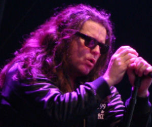 Ian Astbury zdefiniował karykaturę gwiazdy rocka. Potem dostał telefon od The Doors