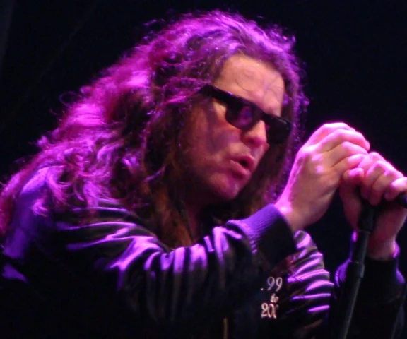 Ian Astbury zdefiniował karykaturę gwiazdy rocka. Potem dostał telefon od The Doors