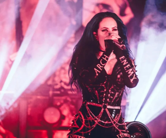 To dlatego Alissa White-Gluz rozstała się z Arch Enemy? Wokalistka wydała pierwszy singiel, zapowiadający debiutancki solowy album