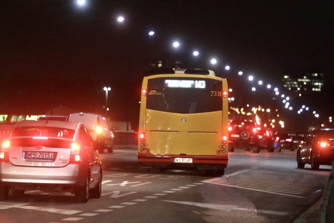 Slalom na Trasie Łazienkowskiej. Trwa remont wiaduktów