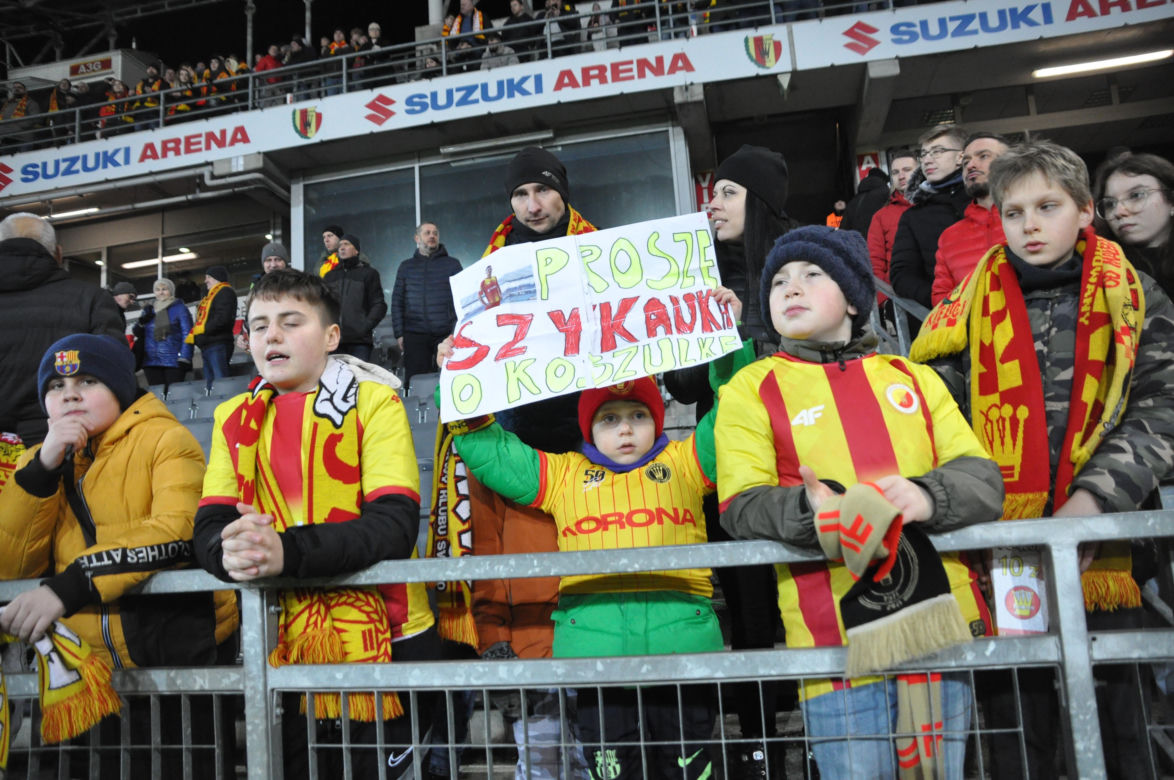Korona Kielce - ŁKS Łódź. Zdjęcia kibiców na Suzuki Arenie