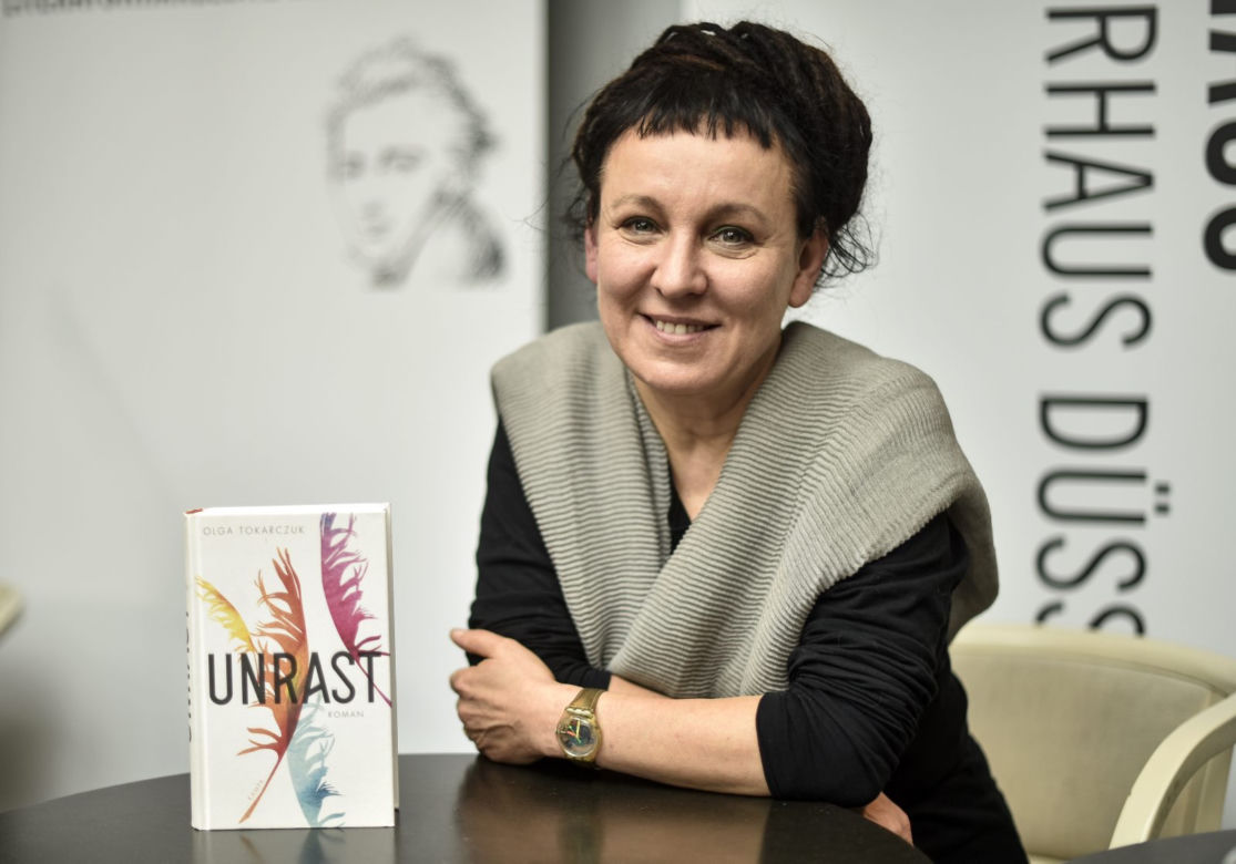 Olga Tokarczuk. Noblistka wychowała się w zespole pieśni i tańca
