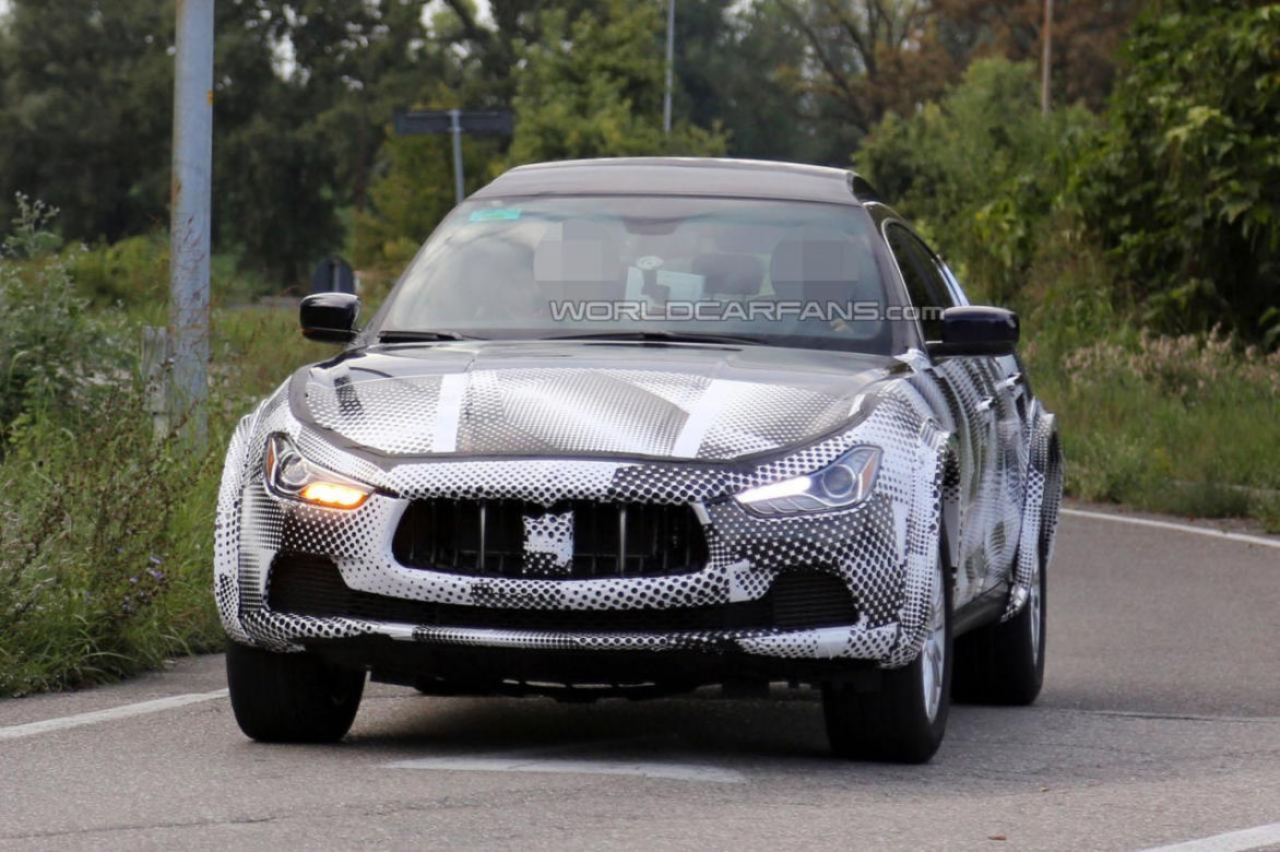 Maserati Levante - zdjęcia szpiegowskie