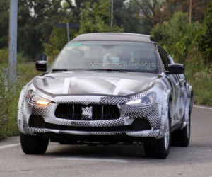 Maserati Levante - zdjęcia szpiegowskie