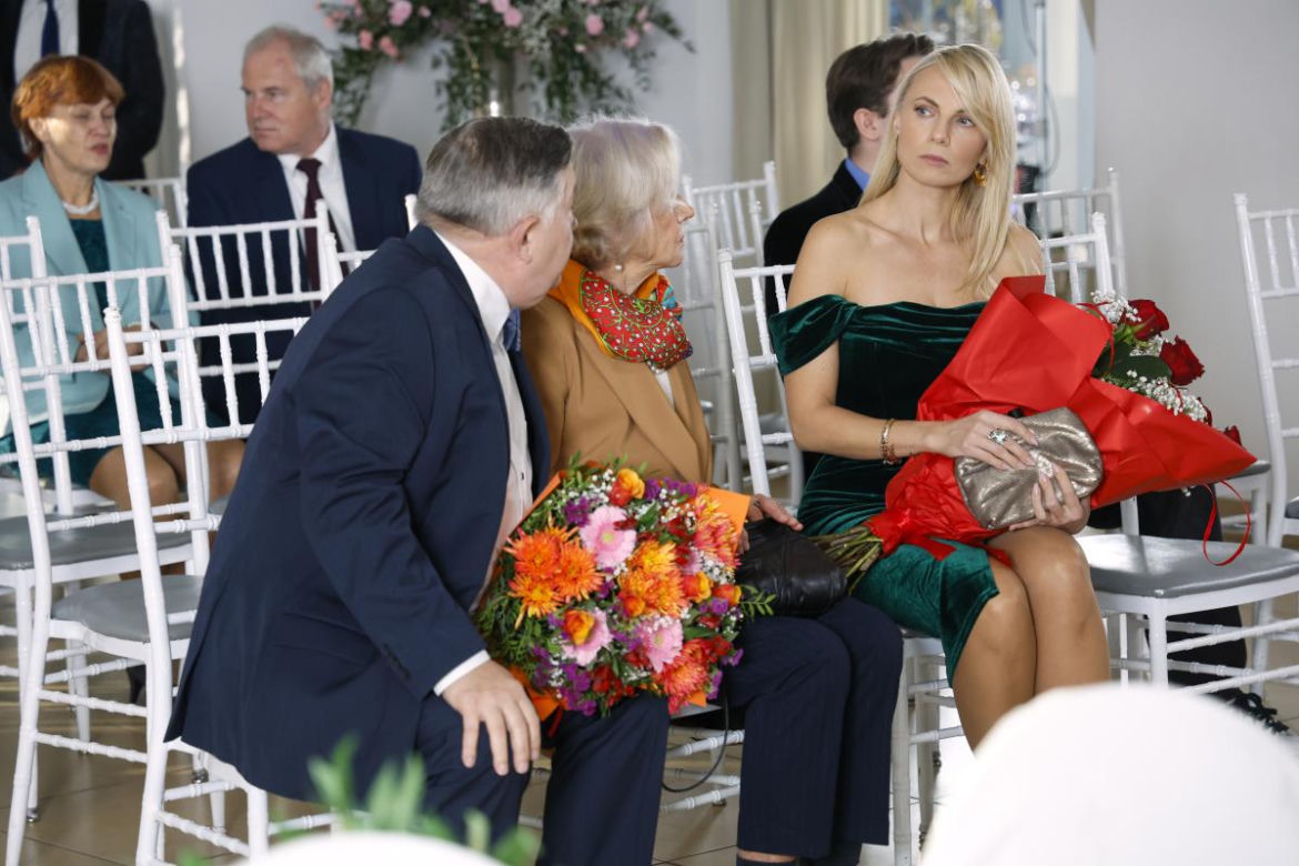 	Na Wspólnej odc. 3770. Maria (Bożena Dykiel), Włodek (Mieczysław Hryniewicz), Monika (Sylwia Gliwa)