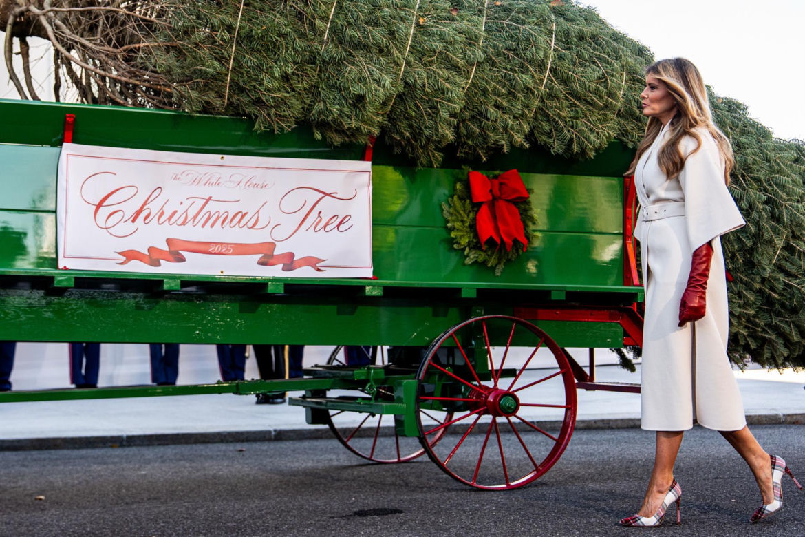 Melania Trump udekorowała Biały Dom. Święta lepsze niż za Bidena?