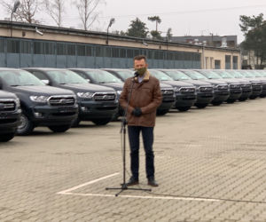 Przekazanie 100 nowych Fordów Rangerów dla wojska