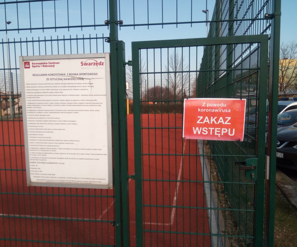 Przeskoczyli 4-metrowy płot, aby zagrać w koszykówkę