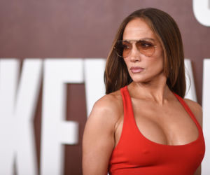 J. Lo w Polsce za trzy lata mogłaby być emerytką. Pokazała się w białym bikini