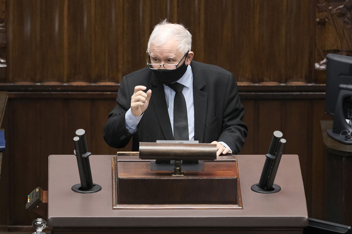 Jarosław Kaczyński zaszczepił się i postraszył buntowników