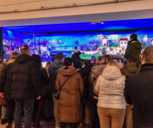 Ruchoma szopka bożonarodzeniowa w kościele zakonu Redemptorystów o. Rydzyka