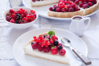 Tarta - ze szpinakiem, z jabłkami, truskawkami. Kalorie, wartości odżywcze