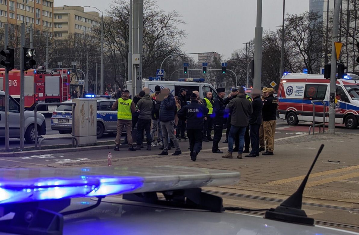 W Szczecinie kierowca rozpędzonym samochodem wpadł w pieszych