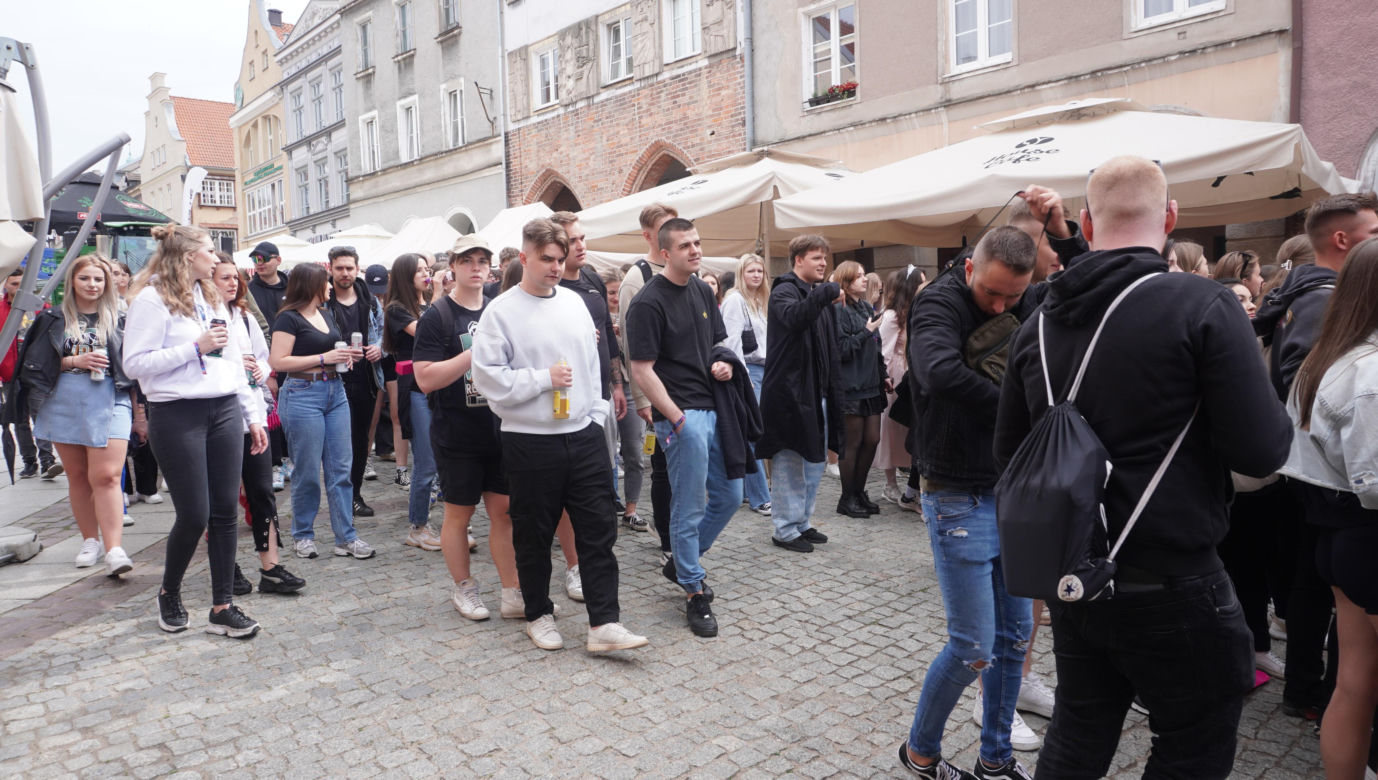 Kortowiada 2024. Parada Wydziałów przeszła ulicami miasta. Studenci tłumnie wzięli udział w imprezie