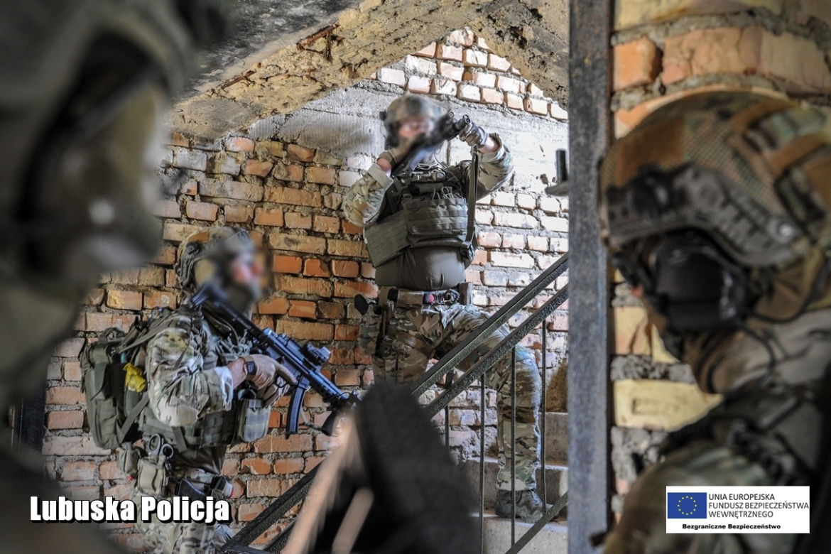 Napad i ucieczka - ćwiczenia lubuskich policjantów
