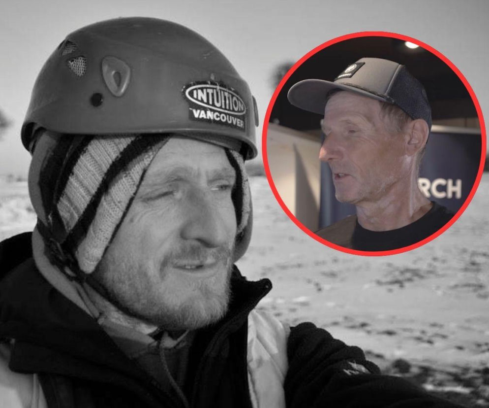 Himalaista Tomasz Mackiewicz w kasku. Na miniaturze obok Janusz Gołąb. O tragicznej wyprawie przeczytasz na SE.