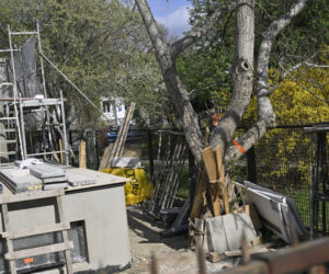 Niekończący się remont sąsiadów Kaczyńskiego