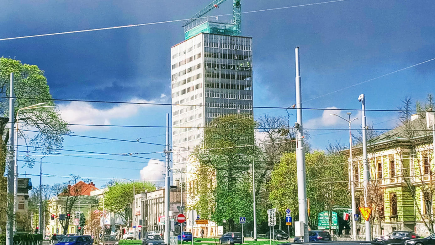 Dawny wieżowiec TVP zmienia się w apartamentowiec
