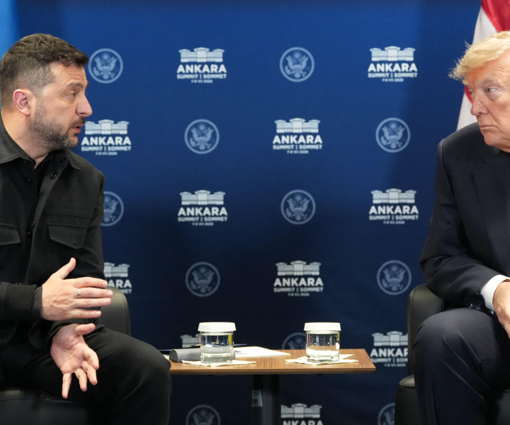 Prezydenci Wołodymyr Zełenski i Donald Trump podczas rozmowy. O obietnicy dla Ukrainy przeczytasz na SE Portal Obronny.