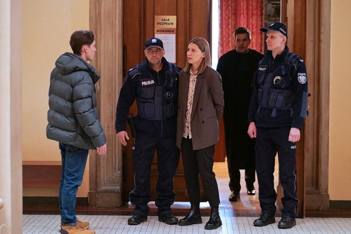 "Pierwsza miłość", odcinek 3799 Kalina (Magdalena Wieczorek), Oskar (Filip Gurłacz)
