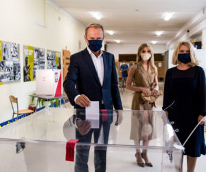 Wybory 2020. Donald Tusk zagłosował z rodziną