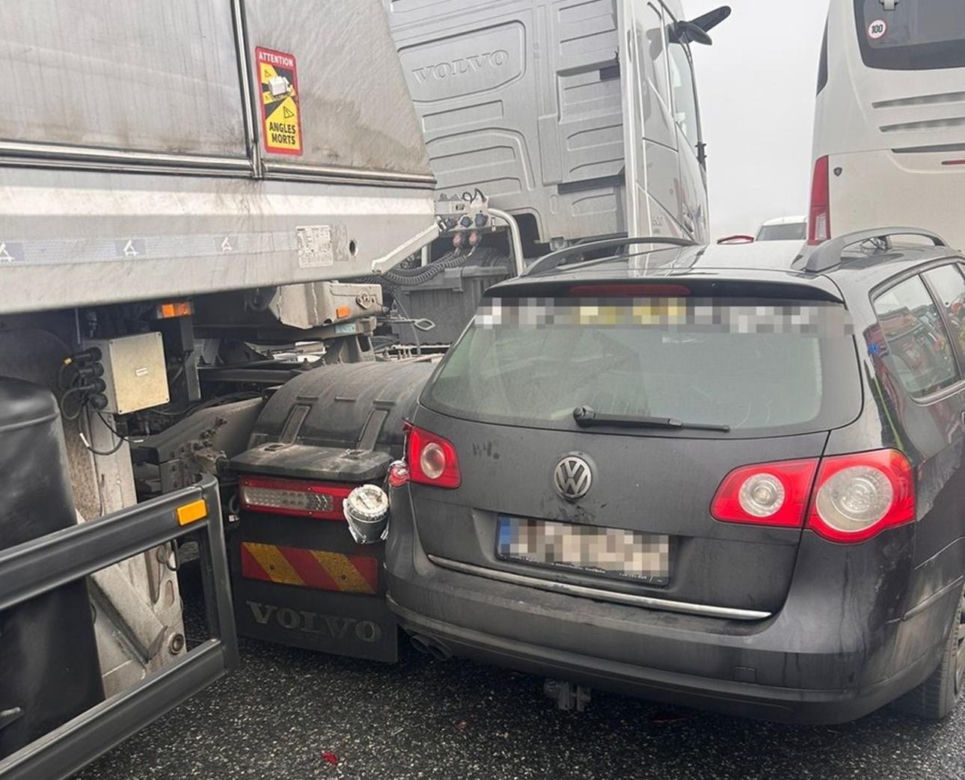 Karambol na autostradzie A4. Zderzyło się 7 samochodów