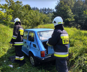 Chomranice. Maluch wypadł z drogi do rowu. Jedna osoba w szpitalu