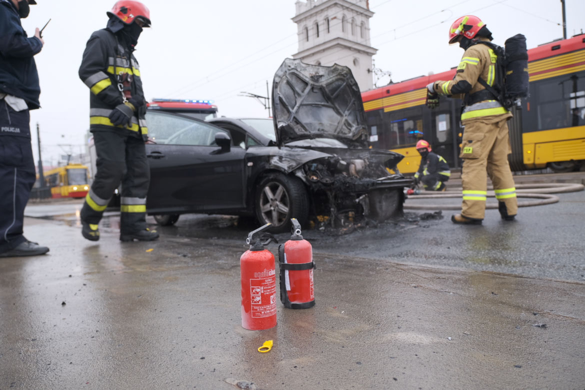 Pożar auta na moście poniatowskiego