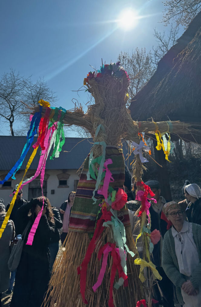 Tłumy w lubelskim Skansenie pożegnały zimę. Jeden z dawnych przesądów do dziś mrozi krew w żyłach