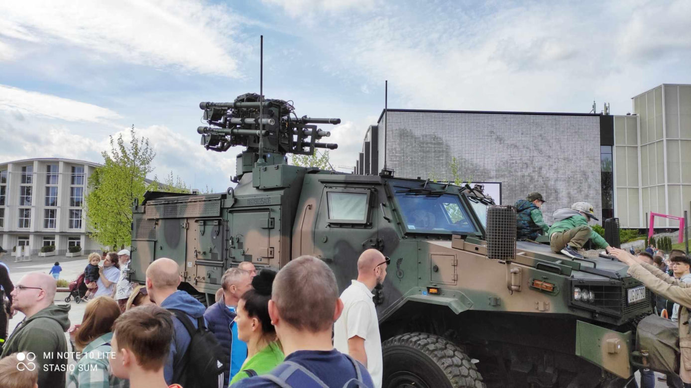 Wystawa sprzętu wojskowego z okazji 25. rocznicy przystąpienia Polski do NATO