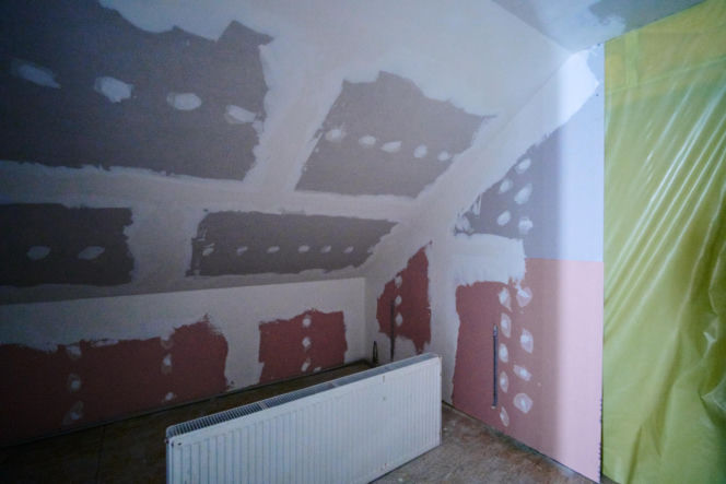 Tragiczny wypadek przerwał marzenia. Ekipa "Nasz Nowy Dom" walczyła z czasem. ZDJĘCIA domu przed i po remoncie