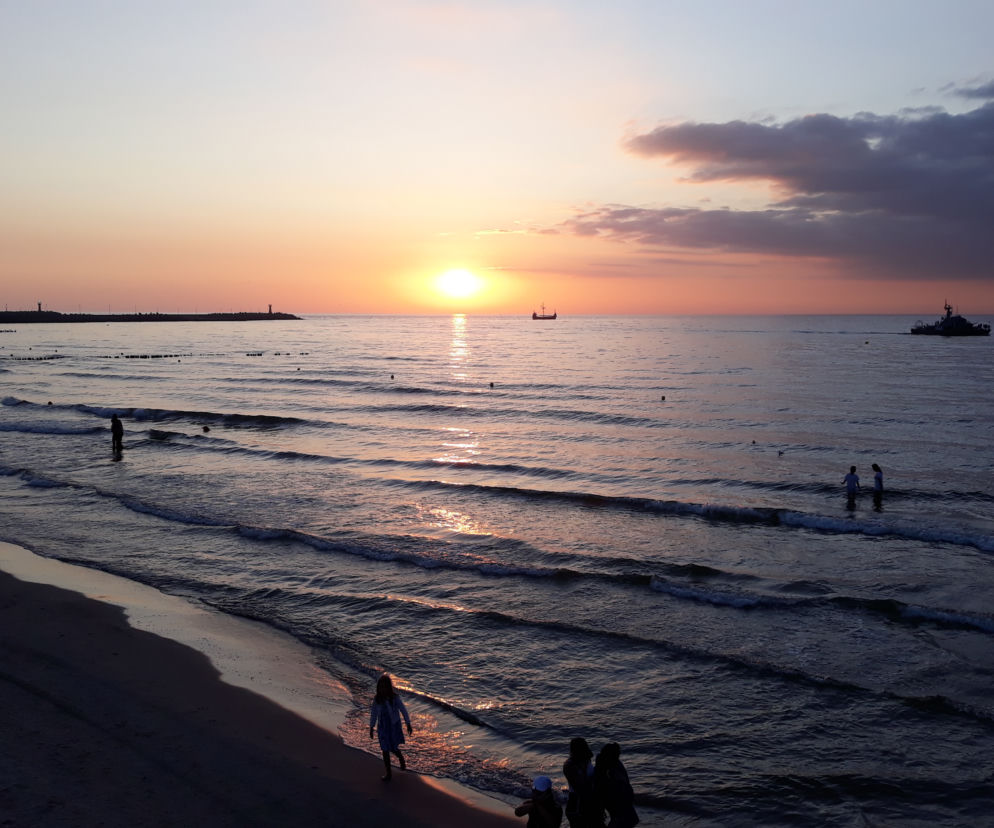 Na plaży zimniej niż w górskich kurortach. Co się dzieje z pogodą nad Bałtykiem? 