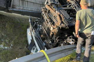 Poważny wypadek na trasie S8. Ciężarówka zderzyła się z osobówką