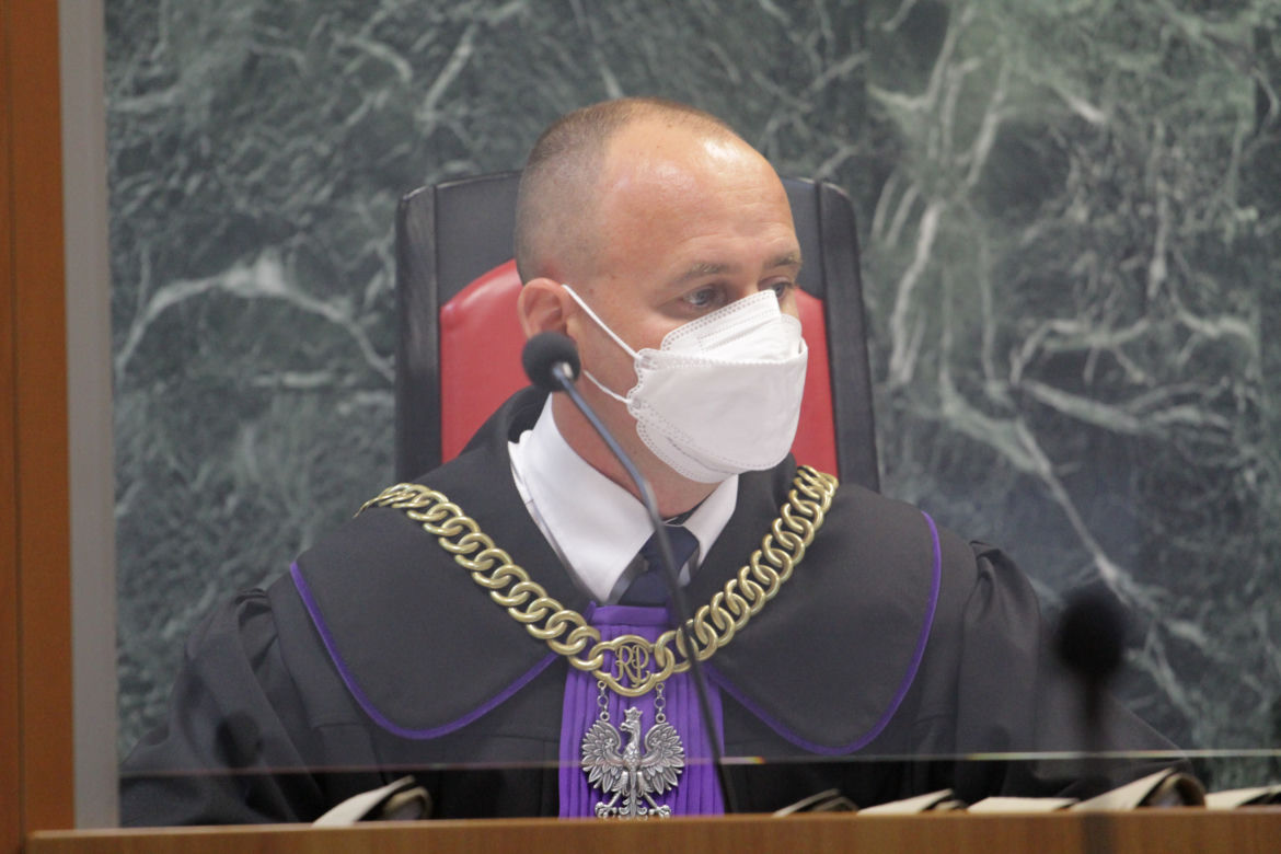 Zdziechowice Drugie. Poćwiartowane kawałki ciała na posesji. Oskarżony zaskoczył w sądzie