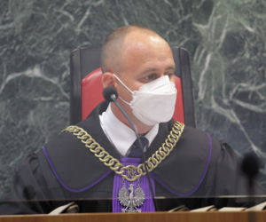 Zdziechowice Drugie. Poćwiartowane kawałki ciała na posesji. Oskarżony zaskoczył w sądzie