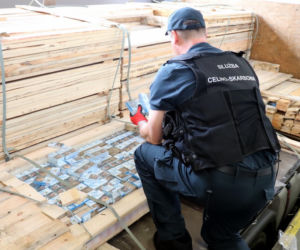 Milion w kontrabandzie. Nielegalny towar w transporcie desek