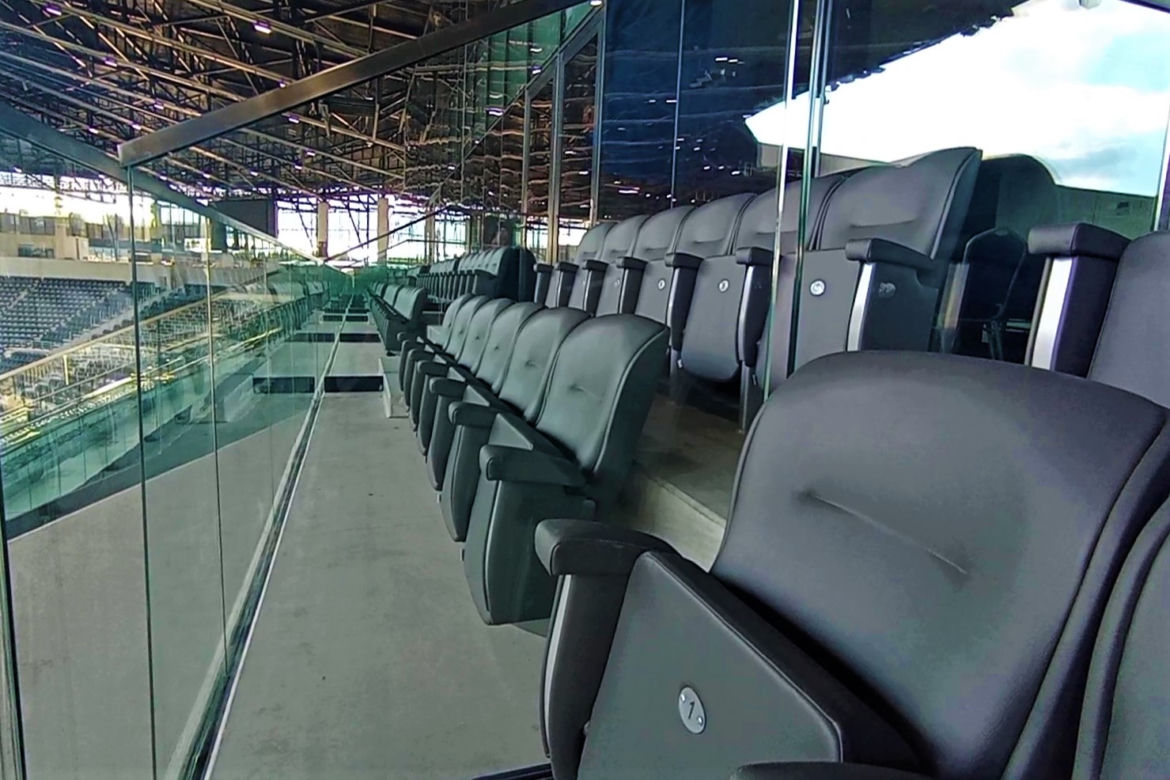 Spacery po nowym szczecińskim stadionie przyciągnęły wielu chętnych