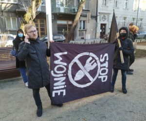 Protest Ukraińców przez konsulatem rosyjskim w Krakowie