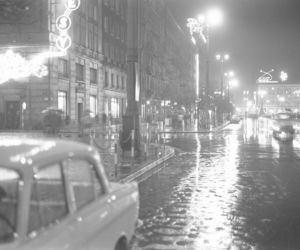 Warszawa kiedyś i dziś. Zobacz, ile się zmieniło przez 40 lat! [ARCHIWALNE ZDJĘCIA]