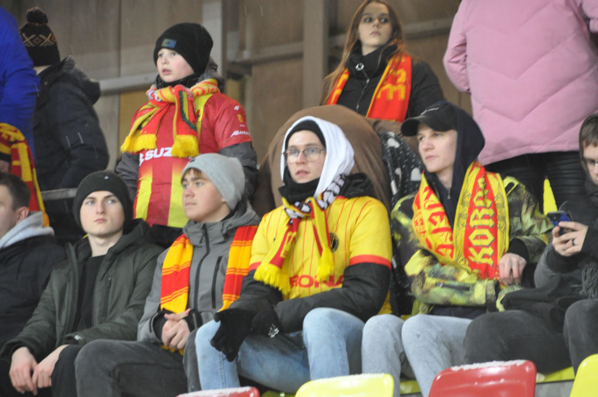 Korona Kielce - Lech Poznań. Zdjęcia kibiców na Suzuki Arenie