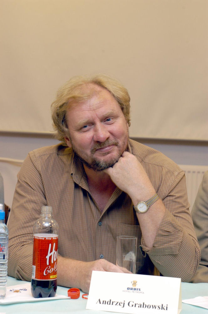 Tak wyglądał przed laty Andrzej Grabowski. Miał jeszcze mniej włosów!