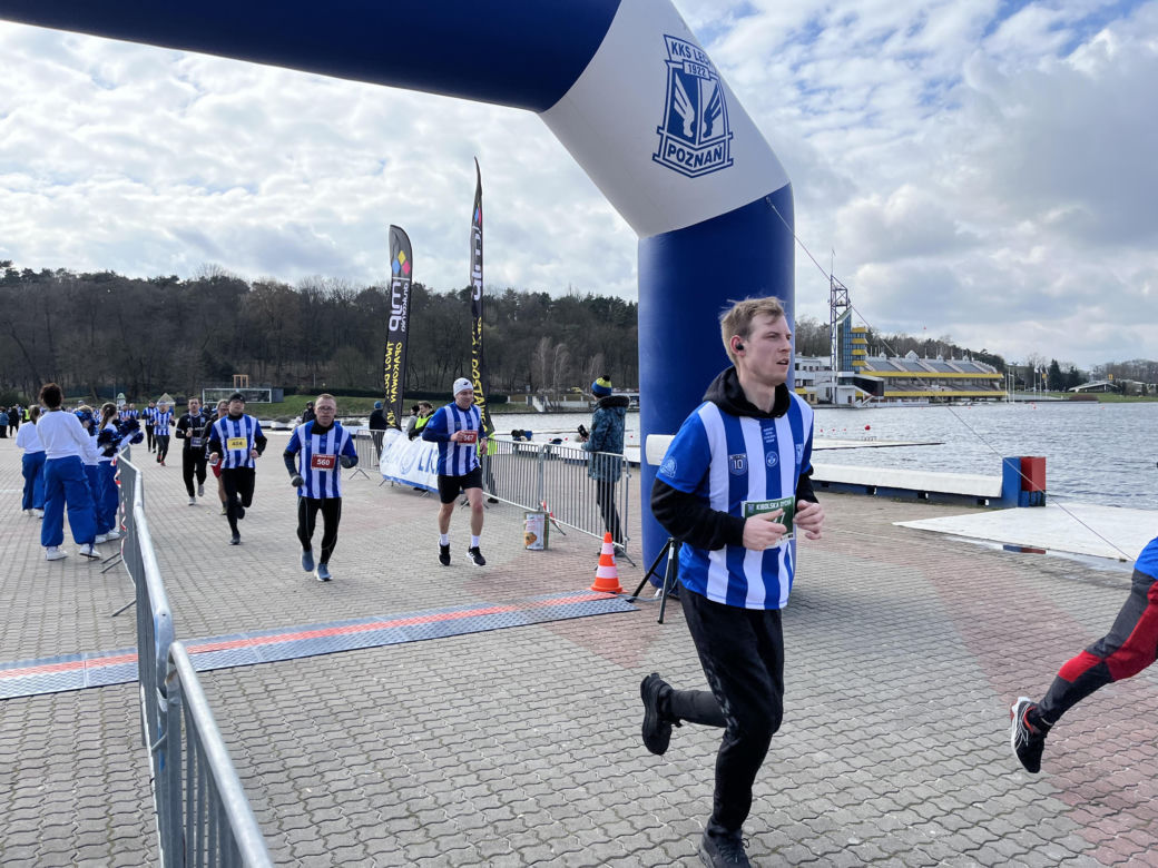 Kibolska Dycha 2024. Wyjątkowy bieg kibiców Lecha Poznań
