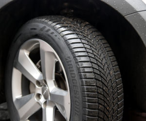 Opona całoroczna Bridgestone Weather Control A005