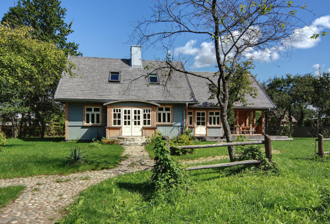 Drewniany dom na Podlasiu