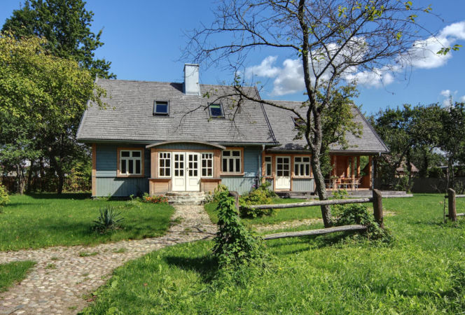 Drewniany dom na Podlasiu