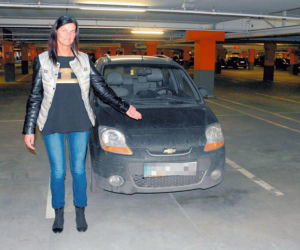Dziewczyna całuje tak jak parkuje