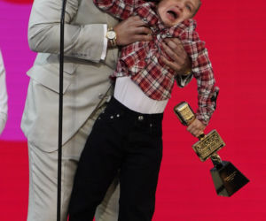 Drake z synkiem na gali Billboard Music Awards 2021
